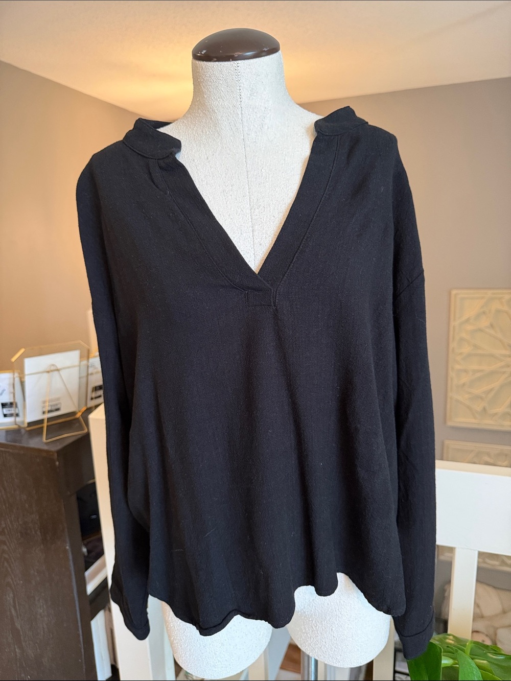 Electric & Rose Black V-Neck Long Sleeve Women's Top
